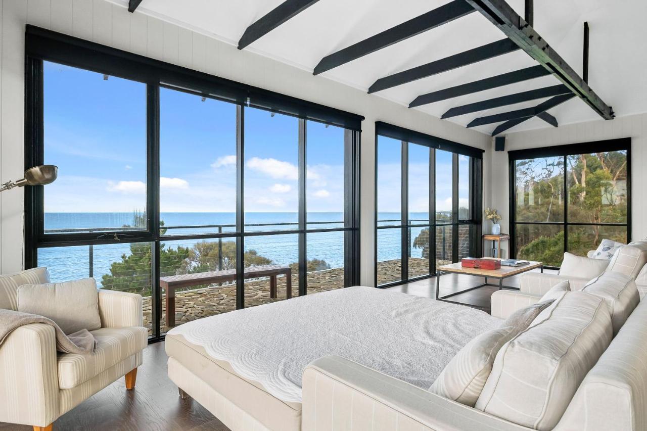 Hamptons On The Bay Villa Swansea Exterior photo