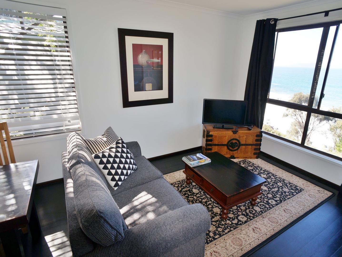 Hamptons On The Bay Villa Swansea Exterior photo